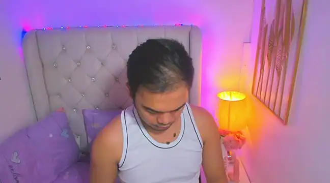 Snapshot of AsianZero chatting on February 2025 04:48:01 PM AsianZero online show from February 2025 04:48:01 PM