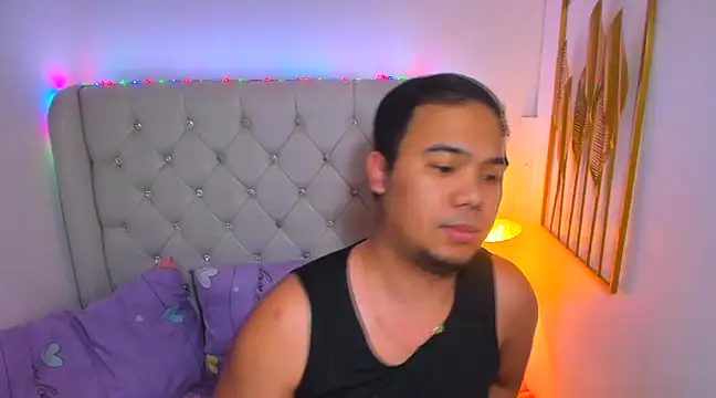 Snapshot of AsianZero chatting on February 2025 08:33:02 PM AsianZero online show from February 2025 08:33:02 PM