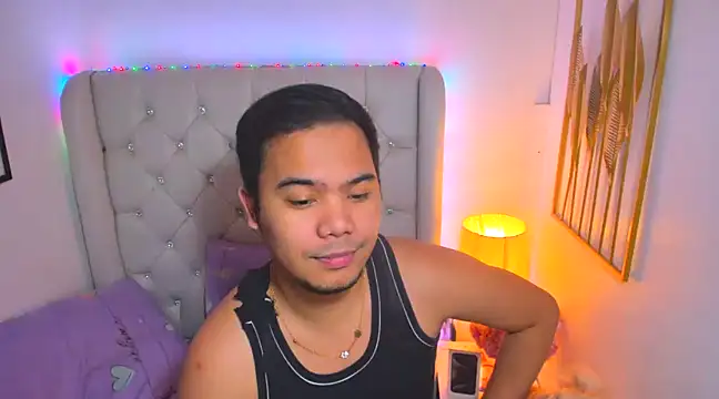 Snapshot of AsianZero chatting on February 2025 05:20:02 PM AsianZero online show from February 2025 05:20:02 PM