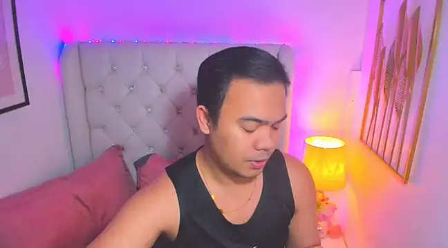 Snapshot of AsianZero chatting on March 2025 05:18:02 PM AsianZero online show from March 2025 05:18:02 PM