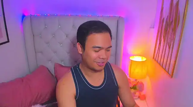 Snapshot of AsianZero chatting on March 2025 07:48:01 PM AsianZero online show from March 2025 07:48:01 PM