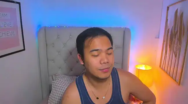 Snapshot of AsianZero chatting on March 2025 08:19:01 PM AsianZero online show from March 2025 08:19:01 PM