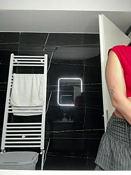 Snapshot of Rileysim88 chatting on January 2025 08:29:01 AM Rileysim88 online show from January 2025 08:29:01 AM