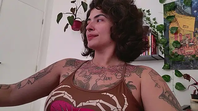 TaliMajesty online show from December 2025 06:15:01 PM