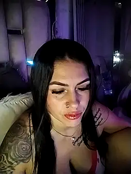 chelaqueen  online show from May 2026 12:30:01 AM