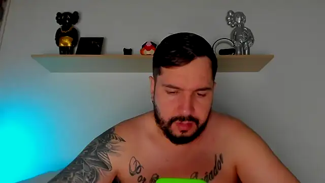 Snapshot of camilo_restrepo21 chatting on March 2025 11:32:02 PM camilo restrepo21 online show from March 2025 11:32:02 PM