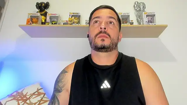 Snapshot of camilo_restrepo21 chatting on May 2026 11:54:01 PM camilo restrepo21 online show from May 2026 11:54:01 PM
