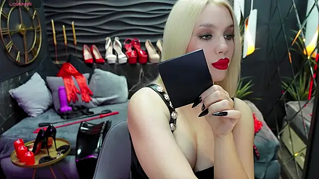 Snapshot of MistressDarsy chatting on February 2025 05:53:01 PM MistressDarsy online show from February 2025 05:53:01 PM