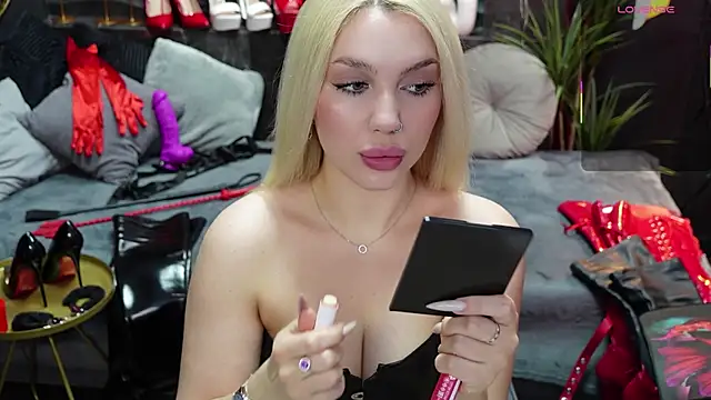 Snapshot of MistressDarsy chatting on March 2025 12:47:01 PM MistressDarsy online show from March 2025 12:47:01 PM