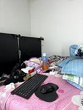 Snapshot of sandylau chatting on January 2026 12:47:01 AM sandylau online show from January 2026 12:47:01 AM