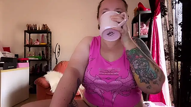 Snapshot of kisicaxx chatting on May 2026 10:00:01 AM kisicaxx online show from May 2026 10:00:01 AM