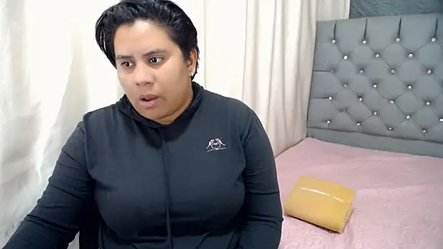 hotlesby4uxxx online show from December 2024 07:44:01 PM