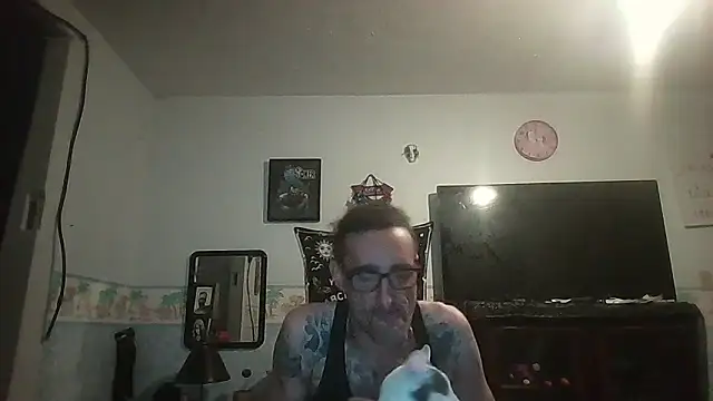 19chubbylover81 online show from April 2026 04:56:01 AM