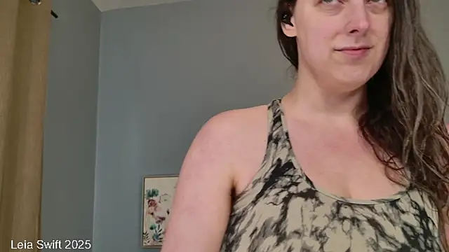 LeiaSwift online show from February 2025 07:49:01 PM