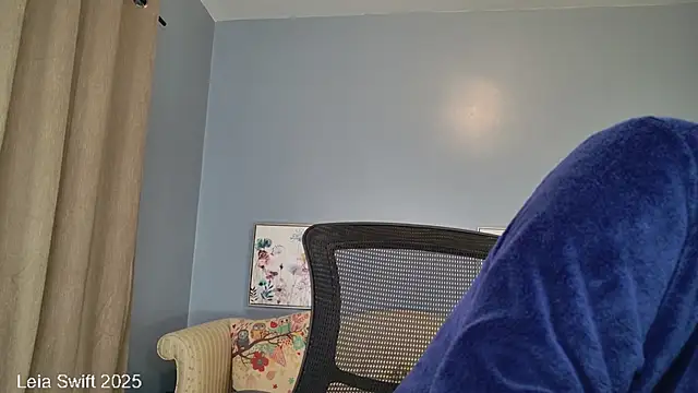 LeiaSwift online show from March 2025 12:01:02 PM