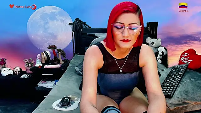 Snapshot of Hanna_Luna chatting on December 2024 06:35:01 AM Hanna Luna online show from December 2024 06:35:01 AM