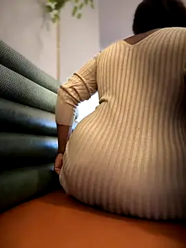   Nessa   online show from December 2024 02:46:02 PM