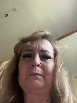 Irina2909xh online show from May 2026 12:04:02 PM