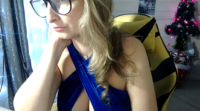 RubiLakros online show from January 2025 08:05:02 PM