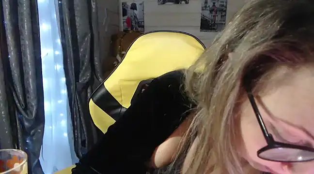 RubiLakros online show from January 2025 10:15:02 PM