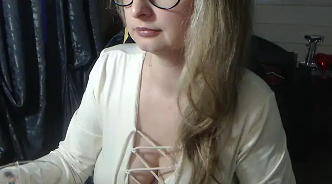 RubiLakros online show from March 2025 06:34:02 PM