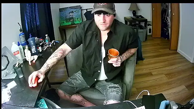 Livingpuddle online show from July 2026 02:46:01 PM