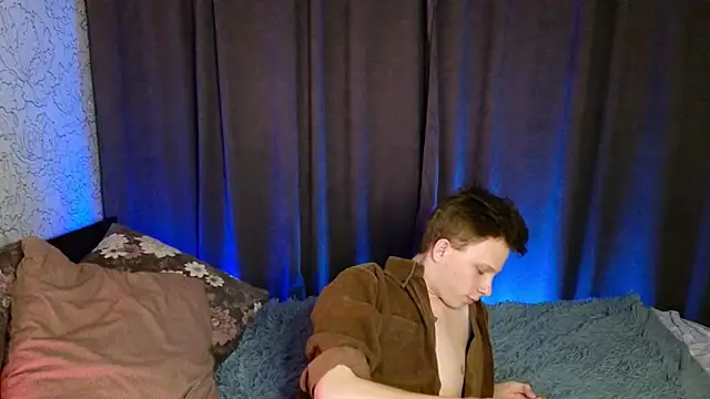 Snapshot of arlekincrop chatting on December 2024 10:18:02 PM arlekincrop online show from December 2024 10:18:02 PM