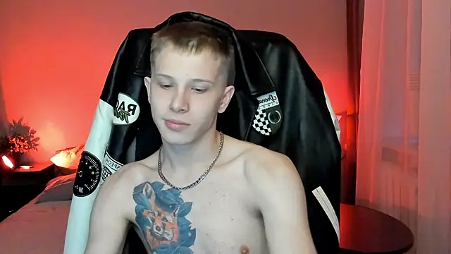 Snapshot of arlekincrop chatting on March 2025 04:27:01 AM arlekincrop online show from March 2025 04:27:01 AM