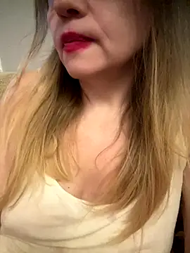 Susanel online show from October 2025 08:18:02 PM