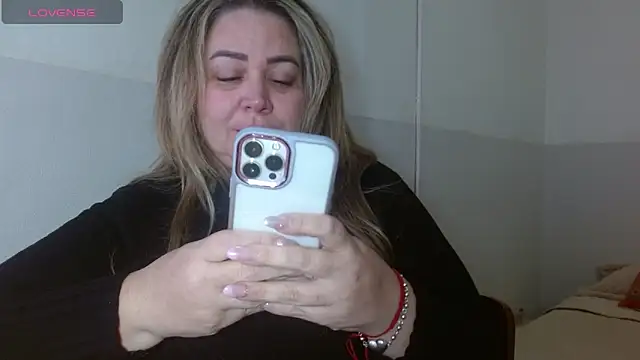 Snapshot of bella_savati chatting on September 2025 01:10:01 AM bella savati online show from September 2025 01:10:01 AM