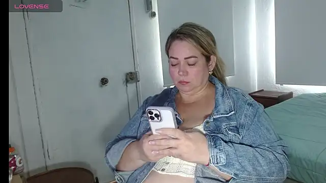 Snapshot of bella_savati chatting on October 2025 05:31:01 PM bella savati online show from October 2025 05:31:01 PM