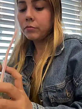 Snapshot of Brittanyrosexx chatting on December 2024 10:37:01 PM Brittanyrosexx online show from December 2024 10:37:01 PM