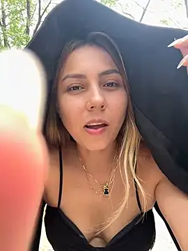 Snapshot of Brittanyrosexx chatting on March 2025 07:12:01 PM Brittanyrosexx online show from March 2025 07:12:01 PM