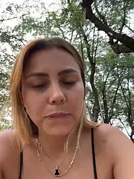 Snapshot of Brittanyrosexx chatting on March 2025 08:21:01 PM Brittanyrosexx online show from March 2025 08:21:01 PM