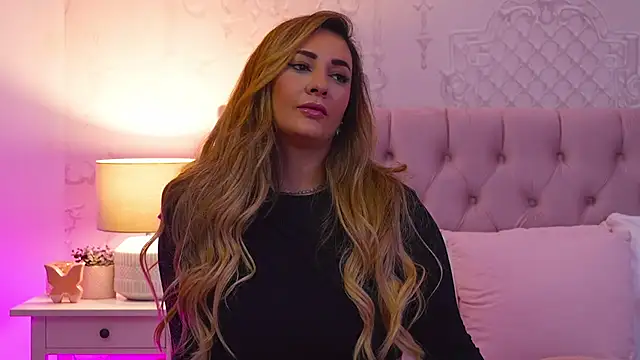 Snapshot of YaaraCollins chatting on November 2025 07:26:02 PM YaaraCollins online show from November 2025 07:26:02 PM