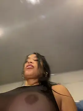 Snapshot of SQUIRTINGQUEEN11 chatting on March 2026 02:23:01 AM SQUIRTINGQUEEN11 online show from March 2026 02:23:01 AM