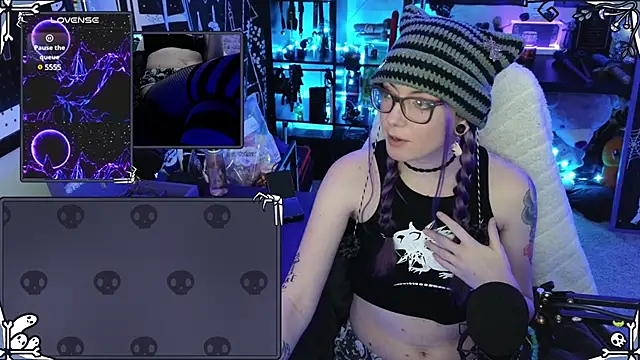 Snapshot of AnneSao chatting on January 2025 12:17:01 AM AnneSao online show from January 2025 12:17:01 AM