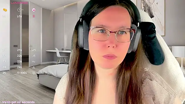 Snapshot of Victoria_Romans chatting on June 2026 05:00:01 PM Victoria Romans online show from June 2026 05:00:01 PM