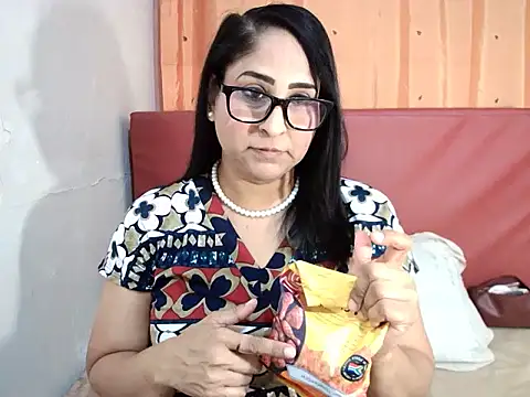 Indiankushy online show from February 2025 04:37:01 PM