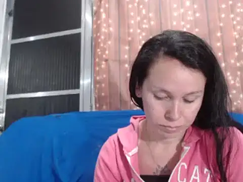 Venusluxodomme online show from April 2026 01:00:01 AM