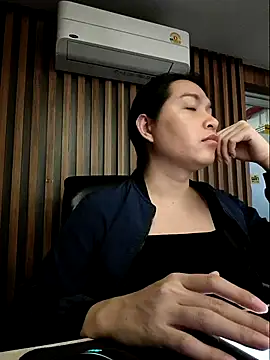 sara kimoo online show from November 2025 06:18:01 PM