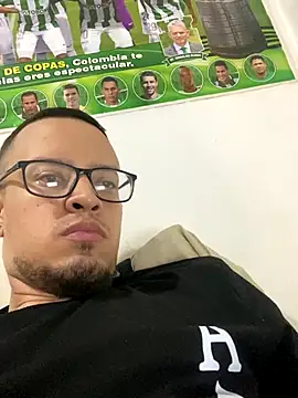 StativeRich online show from October 2025 07:36:02 PM