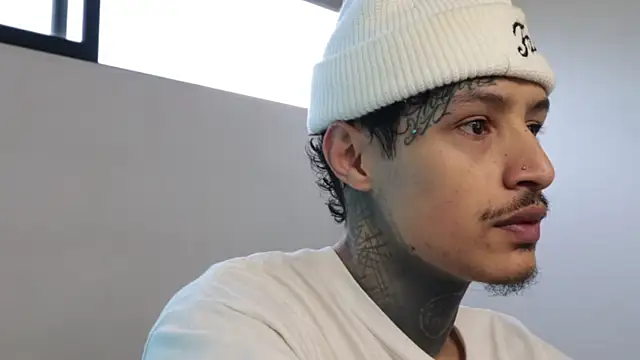 trieone online show from December 2024 10:21:02 PM