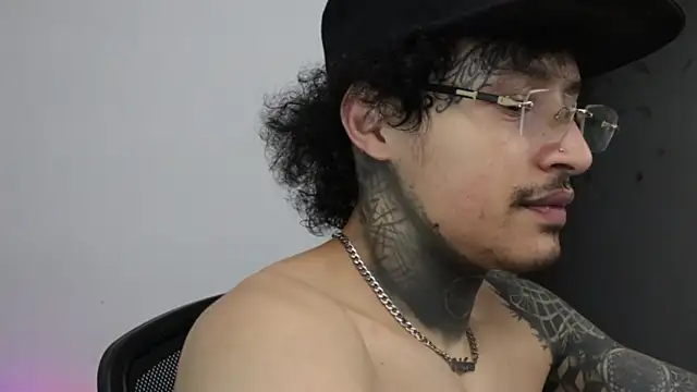 trieone online show from February 2026 01:33:01 AM