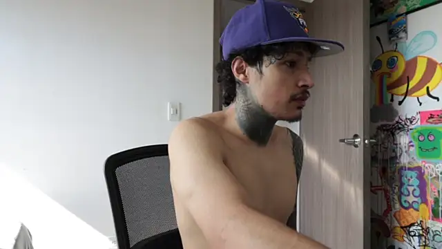 Snapshot of trieone chatting on March 2026 02:01:01 PM trieone online show from March 2026 02:01:01 PM