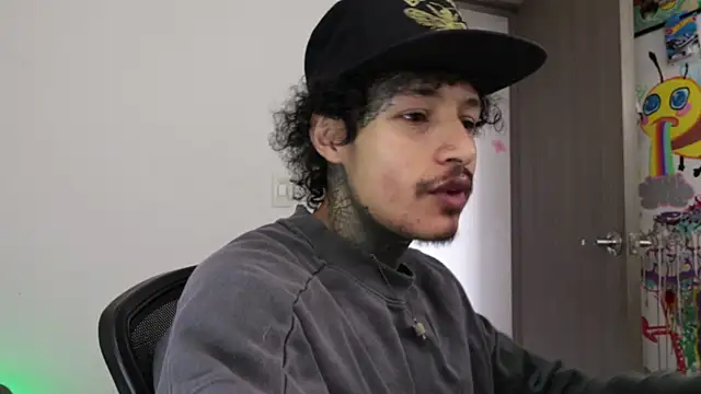 Snapshot of trieone chatting on March 2026 03:08:02 PM trieone online show from March 2026 03:08:02 PM