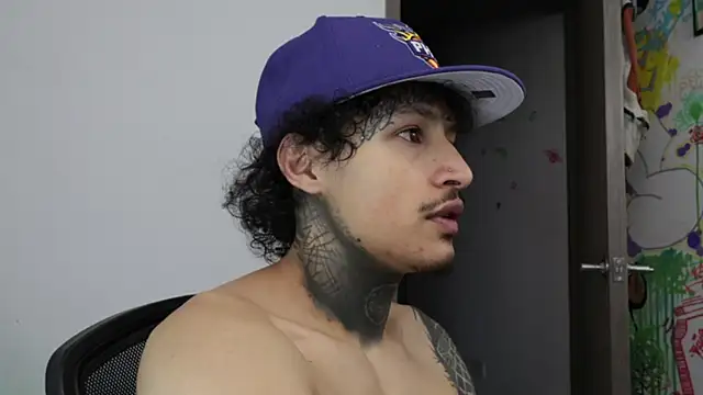 Snapshot of trieone chatting on March 2026 02:04:02 AM trieone online show from March 2026 02:04:02 AM