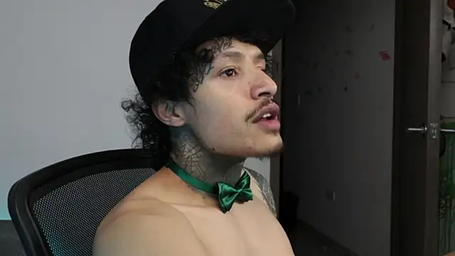 Snapshot of trieone chatting on March 2026 02:15:02 AM trieone online show from March 2026 02:15:02 AM