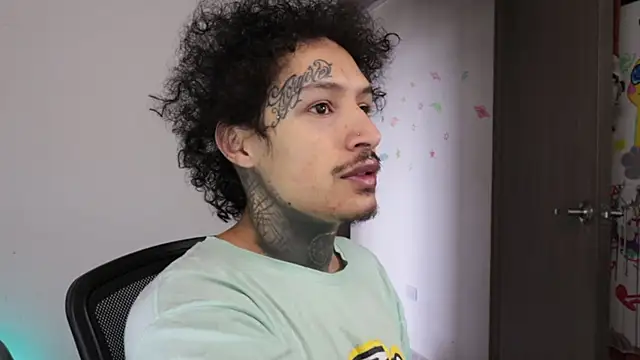 Snapshot of trieone chatting on March 2026 02:20:01 PM trieone online show from March 2026 02:20:01 PM