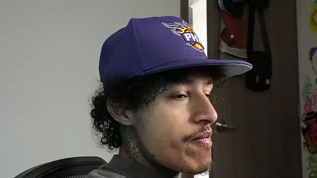 Snapshot of trieone chatting on March 2026 02:01:01 PM trieone online show from March 2026 02:01:01 PM